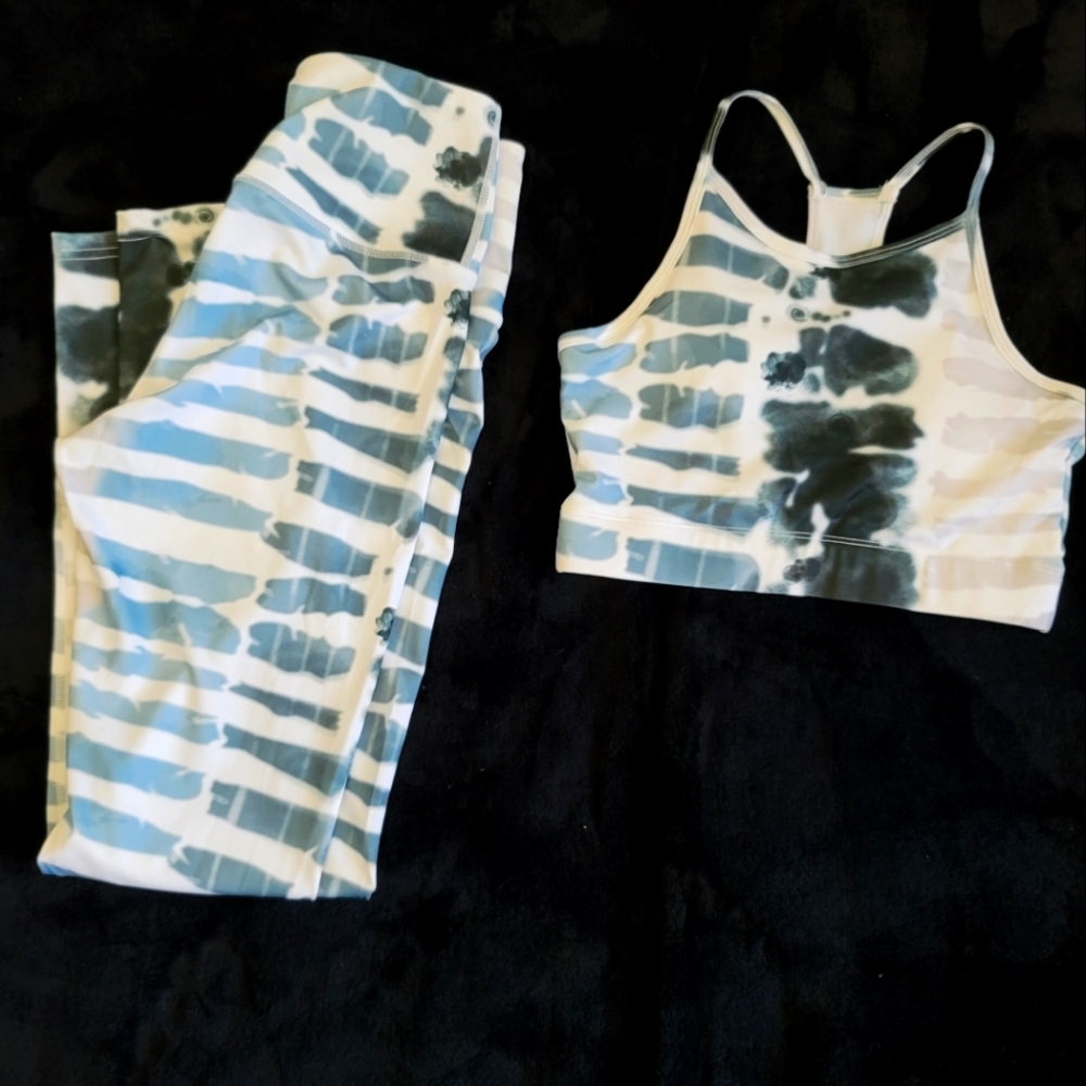 New (no tags) Multi-Colored Fashionable Athleisure Workout/ Gear (S-M)